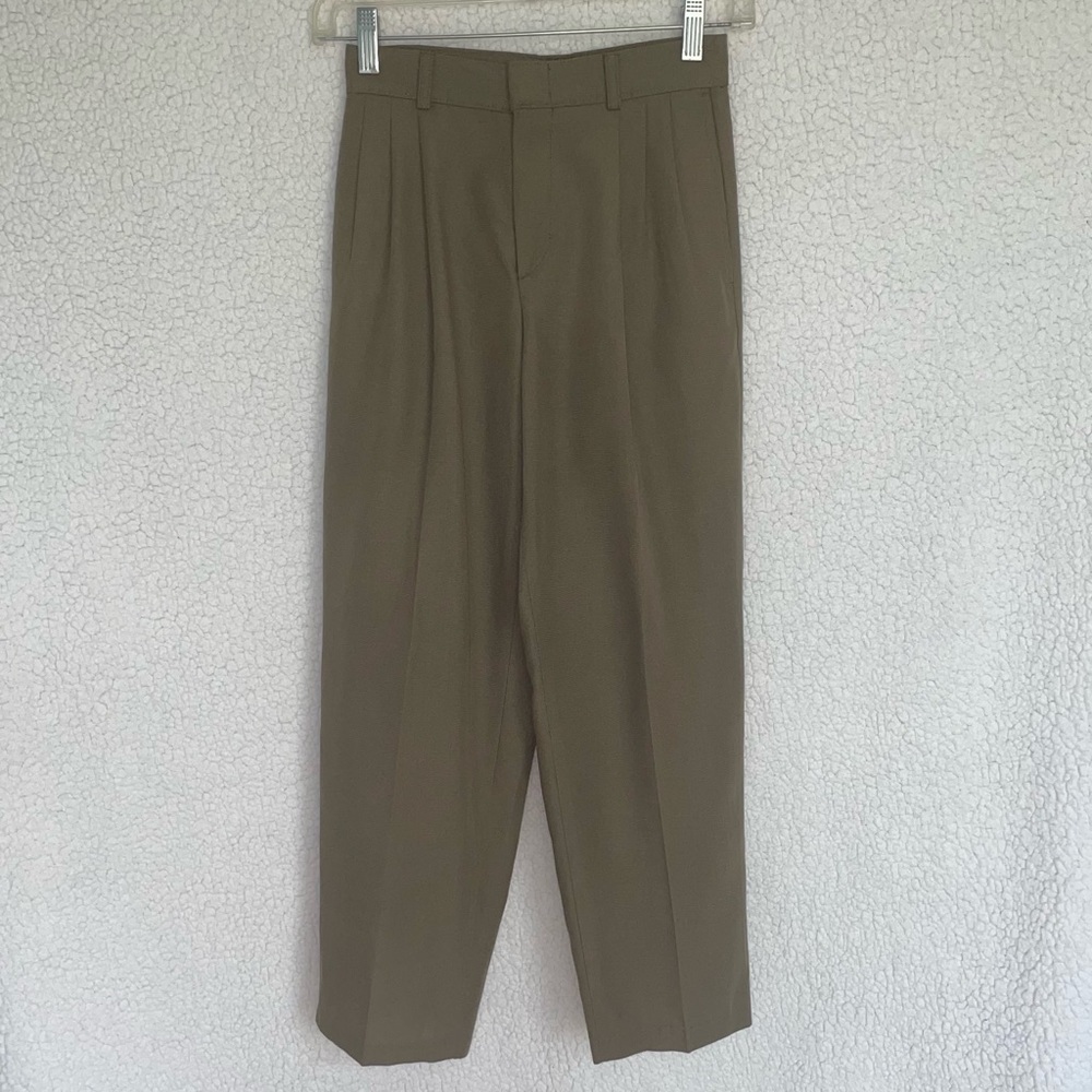 EUC Savane dress pants, pleated brown khaki